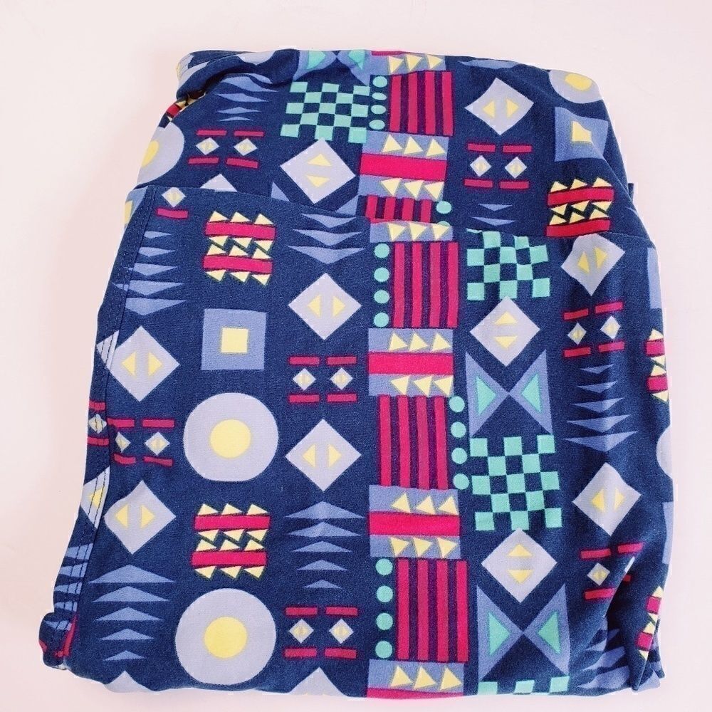 LuLaRoe Leggings Blurred Lines Colorful